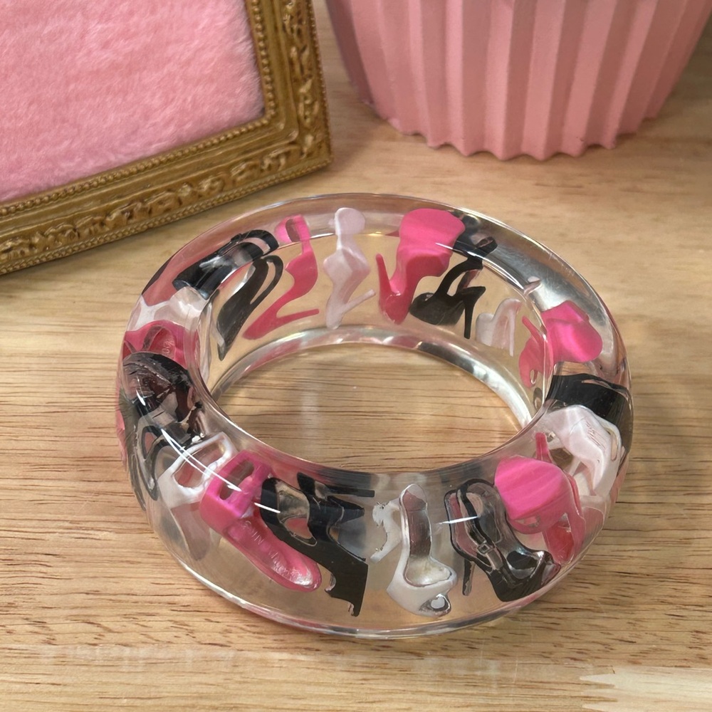 Vintage 70’s Barbie Lucite High Heel Show Bangle Bracelet - Size 8 - Picture 2 of 10